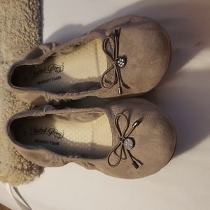 Faded Glory size 6 1/2 women's tan scrunch flats memory foam